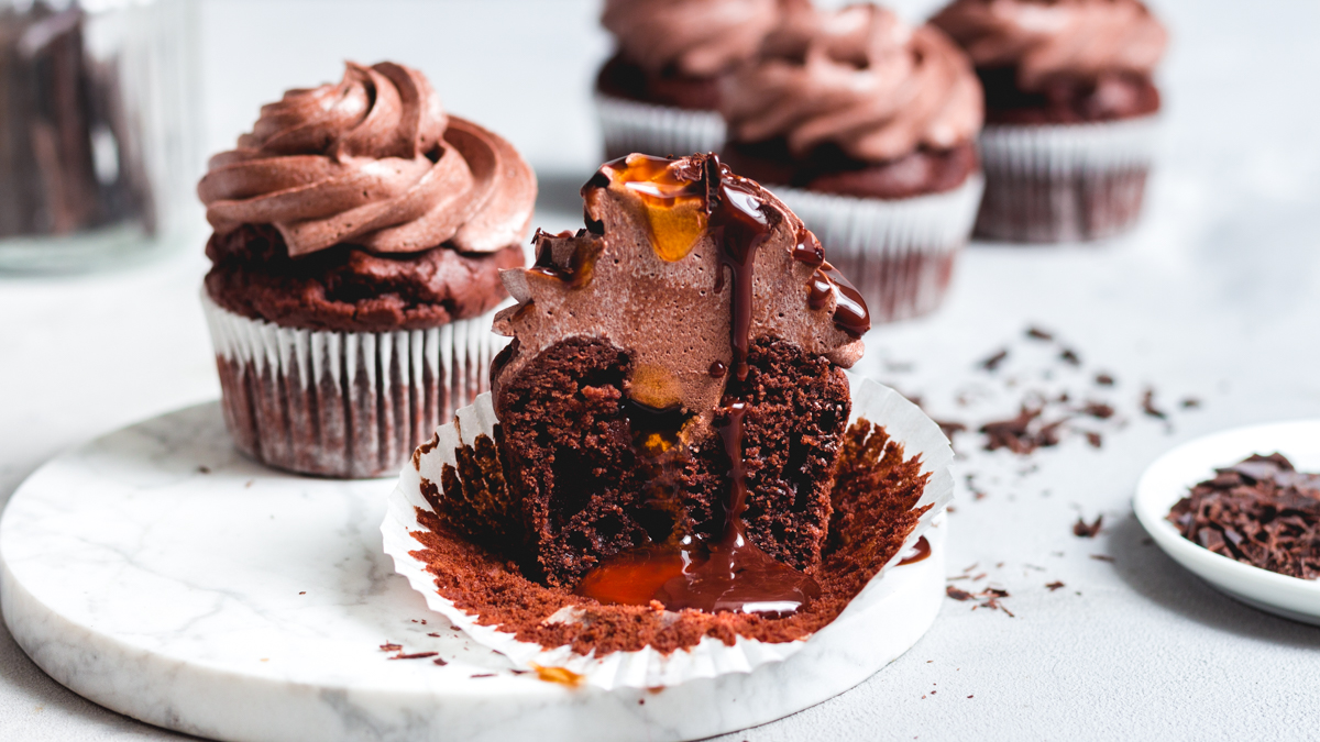 Kalorienarme, vegane Millionaires Cupcakes - gesundes Rezept